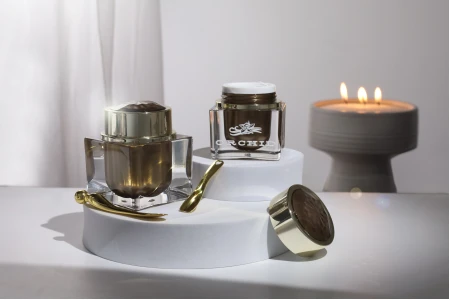 Luksuzna akrilna teglica od 50 mL sa zatvaračem i plastičnim međupoklopcem-grupa_slika