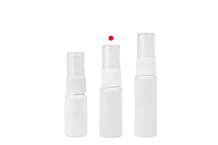 Bela aluminijumska bočica od 10 mL sa belim plastičnim sprejom-grupa_slika