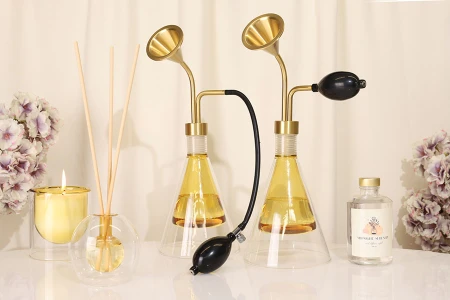 Uređaj - Boca za uzorkovanje arome proizvoda sa dugačkom pumpicom u crnoj boji-grupa_slika