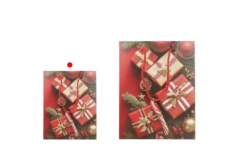 Božićna crvena papirna poklon-kesa 180x100x230 mm sa prazničnim motivima i ručkom od crvenog kanapa – 12 komada različiti dezeni-grupa_slika