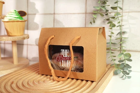 Papirna poklon kutija - koferče 150x90x115 mm sa ručkama i prozorom - 12 komada-grupa_slika