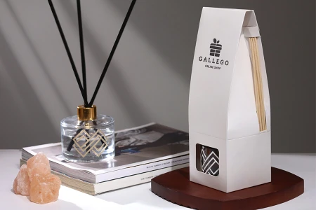 Bela papirna kutija 85x85x260 mm za bočice osveživača prostora sa mestom za štapiće - 20 kom-grupa_slika