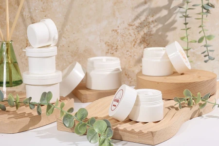 Plastična dopunjiva teglica 100mL sa zatvaračem i plastičnim međupoklopcem-grupa_slika