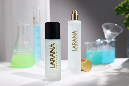 Peskirana parfemska bočica od 50mL sa raspršivačem i zatvaračem u raznim MAT bojama-grupa_slika