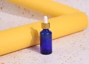 Plava staklena bočica za etarska ulja 50mL, sa grlom PP18 - bez zatvarača-slika_360