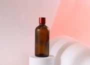 Braon staklena bočica za etarska ulja 100mL, sa grlom PP18 - bez zatvarača
