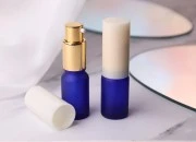 Plava staklena bočica od peskiranog stakla za etarska ulja 10mL, sa grlom PP18 - bez zatvarača-slika_360