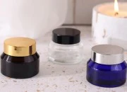Plastični zatvarač sa aluminijumskim premazom i unutrašnjom zaptivkom za teglice 50mL