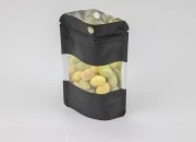 Crna aluminijumska DoyPack 90x30x140mm kesica sa zip zatvaranjem, prozorom, ovalnim dnom i sa mogućnošću termo lepljenja - 100kom Crna aluminijumska DoyPack 90x30x140mm kesica sa zip zatvaranjem, prozorom, ovalnim dnom i sa mogućnošću termo lepljenja - 100kom