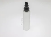 Staklena peskirana bočica 150mL sa crnom plastičnom pumpicom i providnim plastičnim zatvaračem Staklena peskirana bočica 150mL sa crnom plastičnom pumpicom i providnim plastičnim zatvaračem