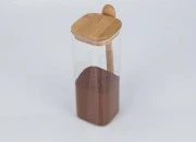 Staklena četvrtasta tegla 900mL, sa drvenom kašikom i poklopcem sa gumicom, 80x200mm-slika_360