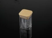 Staklena četvrtasta tegla 200mL sa drvenim poklopcem sa sigurnosnom gumicom-slika_360