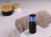 Staklena crna bočica od peskiranog stakla za etarska ulja 5mL, sa grlom PP18