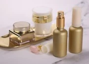 Staklena MAT zlatna bočica za etarska ulja 50mL, sa grlom PP18-slika_360