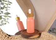 Staklena MAT roze bočica za etarska ulja 50mL, sa grlom PP18-slika_360