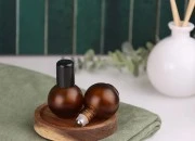Okrugla staklena bočica od 20mL, od karamel braon peskiranog stakla