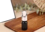 Staklena crna bočica za etarska ulja 5mL, sa grlom PP18-slika_360