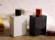Staklena bočica za parfeme 100 ml luksuzna (15/400) četvrtasta u crnoj ili beloj boji
