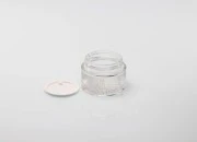 Staklena teglica za kremu 50mL, sa aluminijumskim zatvaračem sa zaptivkom i međupoklopcem Staklena teglica za kremu 50mL, sa aluminijumskim zatvaračem sa zaptivkom i međupoklopcem