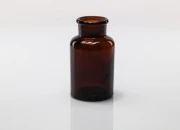 Farmaceutska staklena flašica 125mL, smeđe boje sa staklenim zatvaračem Farmaceutska staklena flašica 125mL, smeđe boje sa staklenim zatvaračem