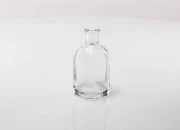 Staklena četvrtasta bočica 100mL Staklena četvrtasta bočica 100mL