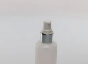 Aluminijumska srebrna pumpica PP20 za kreme sa plastičnim providnim zatvaračem Aluminijumska srebrna pumpica PP20 za kreme sa plastičnim providnim zatvaračem