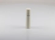 Airless bela plastična bočica 30mL za kreme sa srebrnom linijom i belim zatvaračem