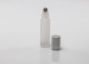 Staklena peskirana roll-on bočica 10mL sa metalnom kuglicom i zatvaračem - 12 kom Staklena peskirana roll-on bočica 10mL sa metalnom kuglicom i zatvaračem - 12 kom