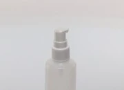 Plastična bela pumpica PP20 sa providnim zatvaračem-slika_360