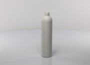 Plastična bela bočica 300mL sa sprejom i providnim zatvaračem Plastična bela bočica 300mL sa sprejom i providnim zatvaračem