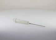 Stakleni špric 20mL sa metalnom iglom Stakleni špric 20mL sa metalnom iglom