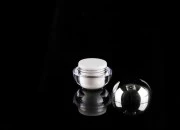 Luksuzna akrilna okrugla kutijica 5mL sa unutrašnjom zaptivkom u zatvaraču i plastičnim međupoklopcem - 12 komada-slika_360