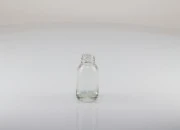 Providna staklena bočica 50mL sa pipetom u dve boje Providna staklena bočica 50mL sa pipetom u dve boje