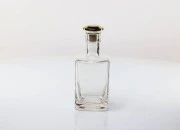 Četvrtasta staklena flaša 500mL Četvrtasta staklena flaša 500mL