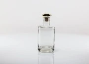 Cilindrična elegantna staklena flaša 500mL Cilindrična elegantna staklena flaša 500mL