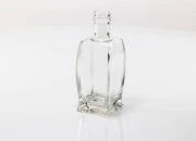 Lepa staklena flašica 200mL
