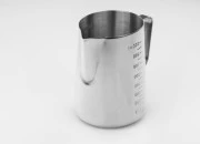 Posuda od nerđajućeg čelika (Inox) sa menzurom i drškom 900mL