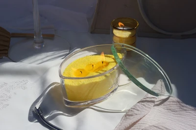 Svećnjaci, posude, čaše i teglice za sveće